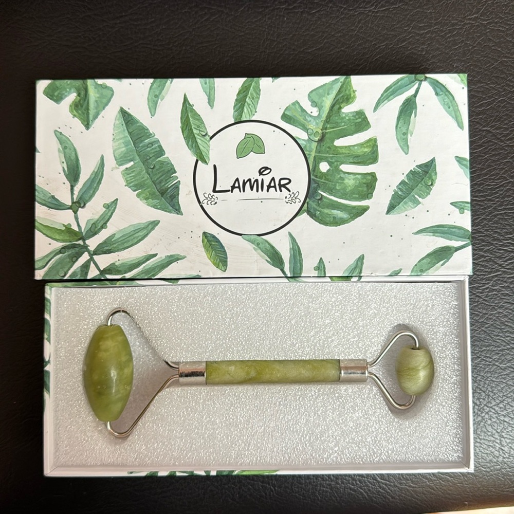 NEW IN BOX Lamiar Jade Facial Skincare Roller - Picture 1 of 2